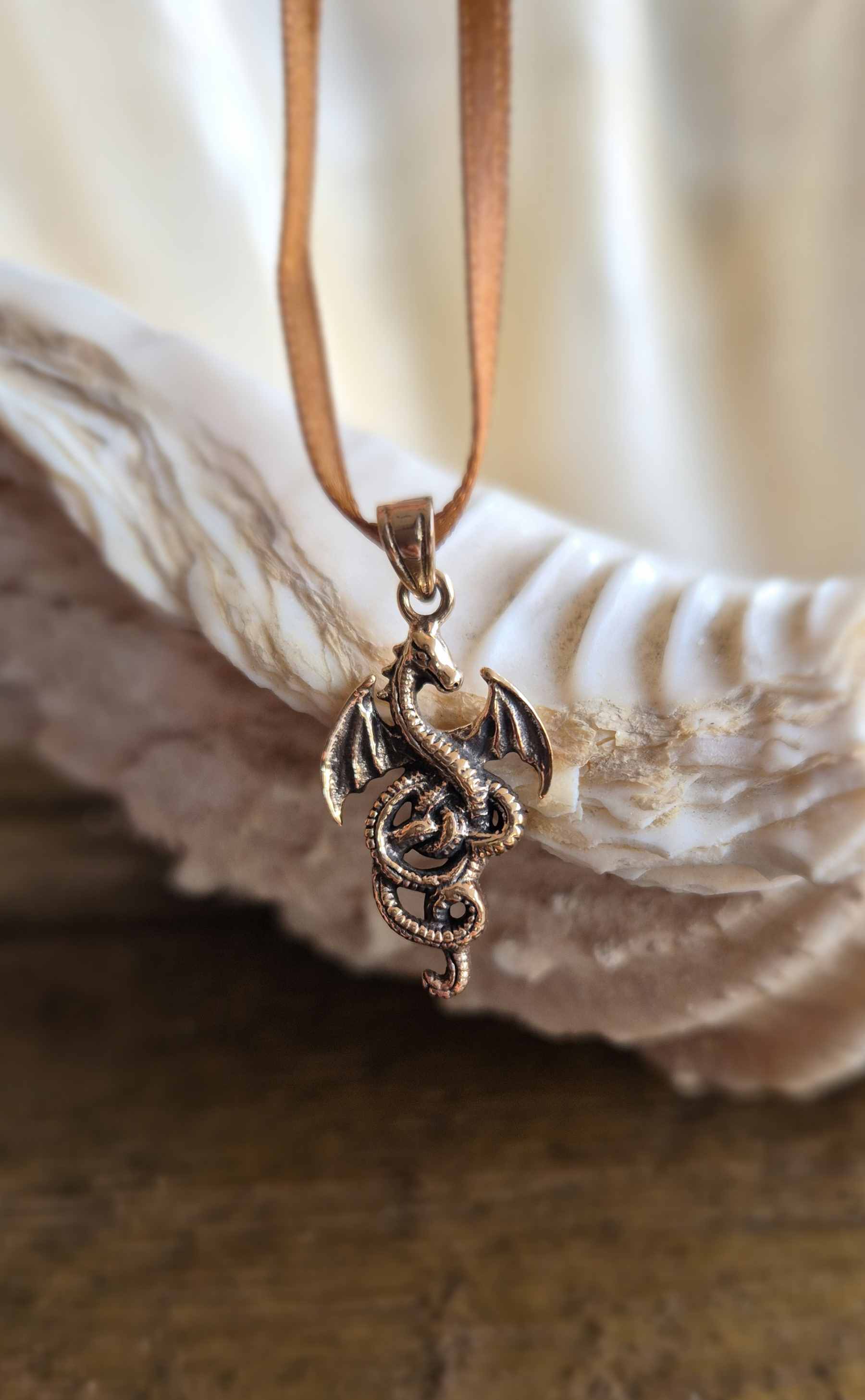 kleiner Anhänger Drache Bronze