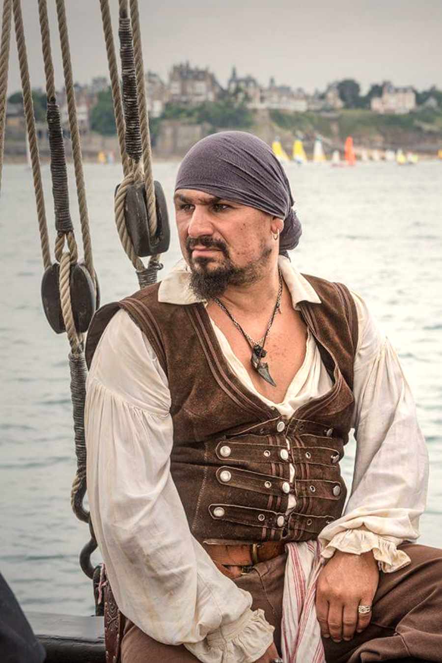 kurze Piraten Lederweste