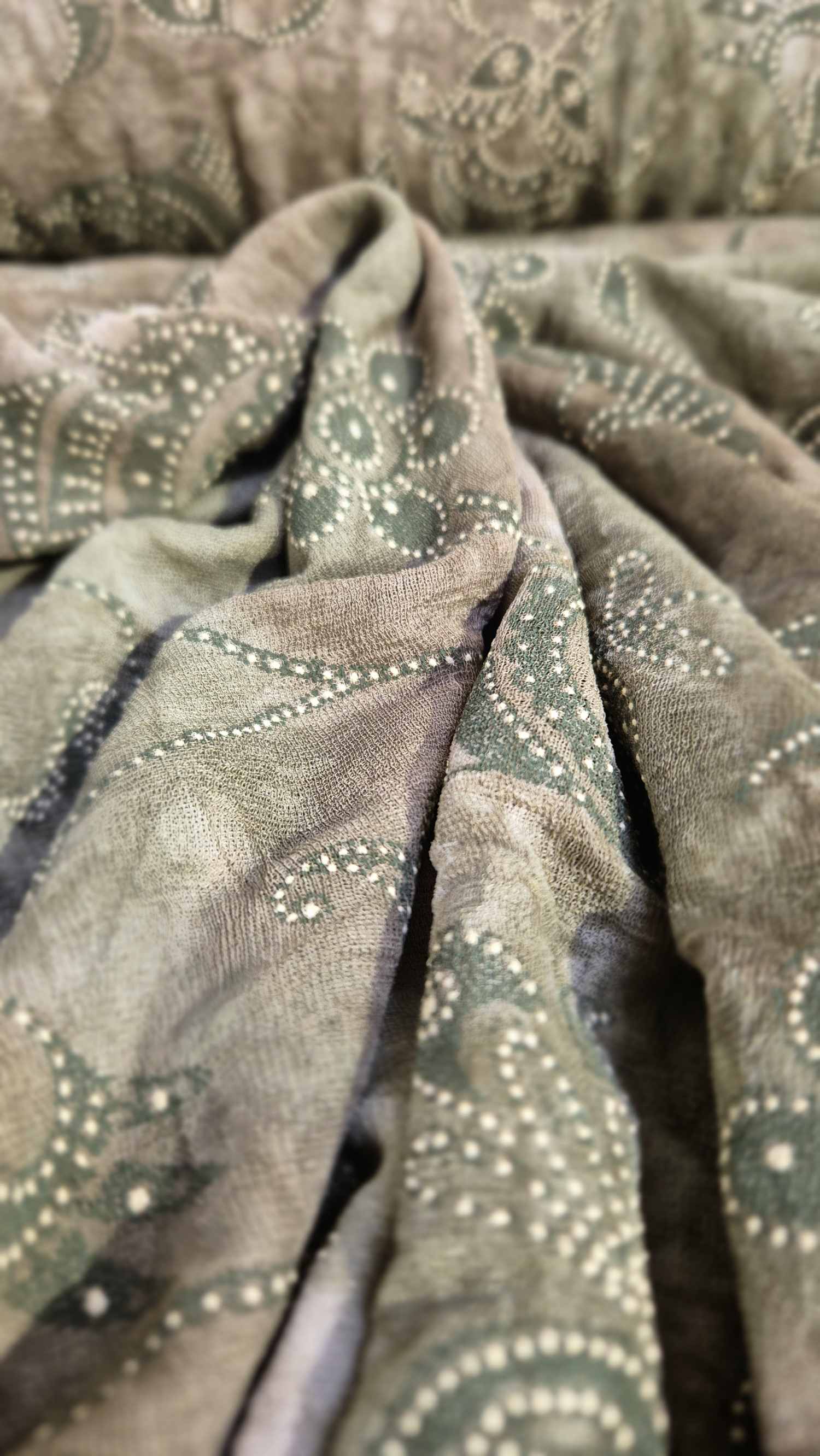 Stoff Chiffon Blumenmuster grün-beige