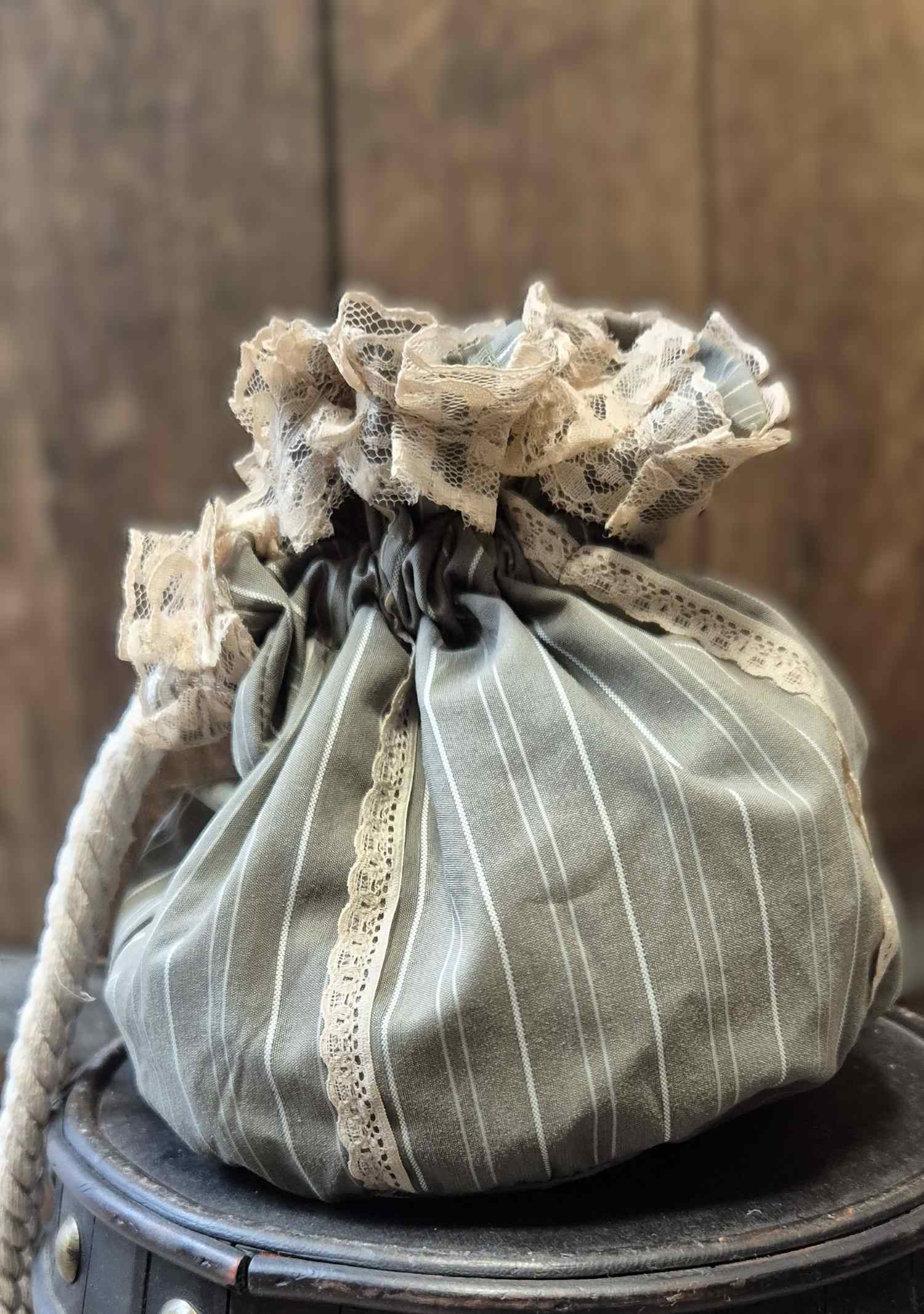 Beutel Tasche mit Spitze grün
