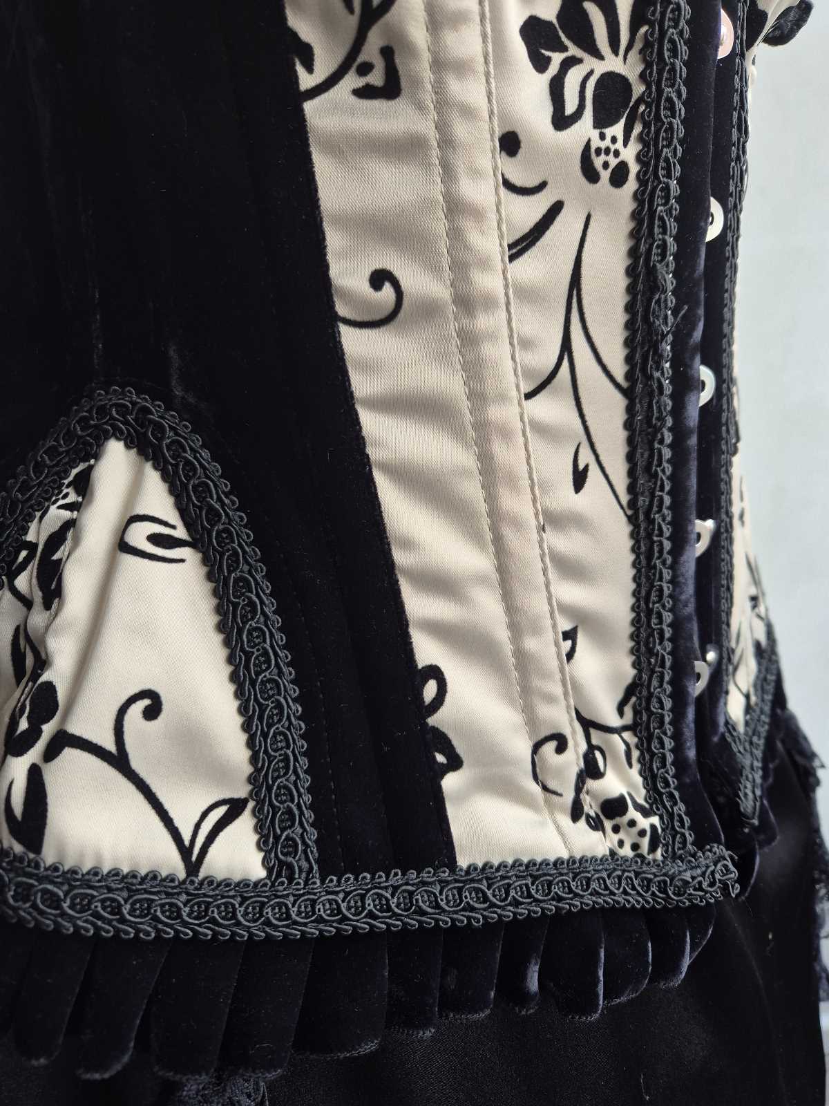 UB Corsage Jacquard Samt