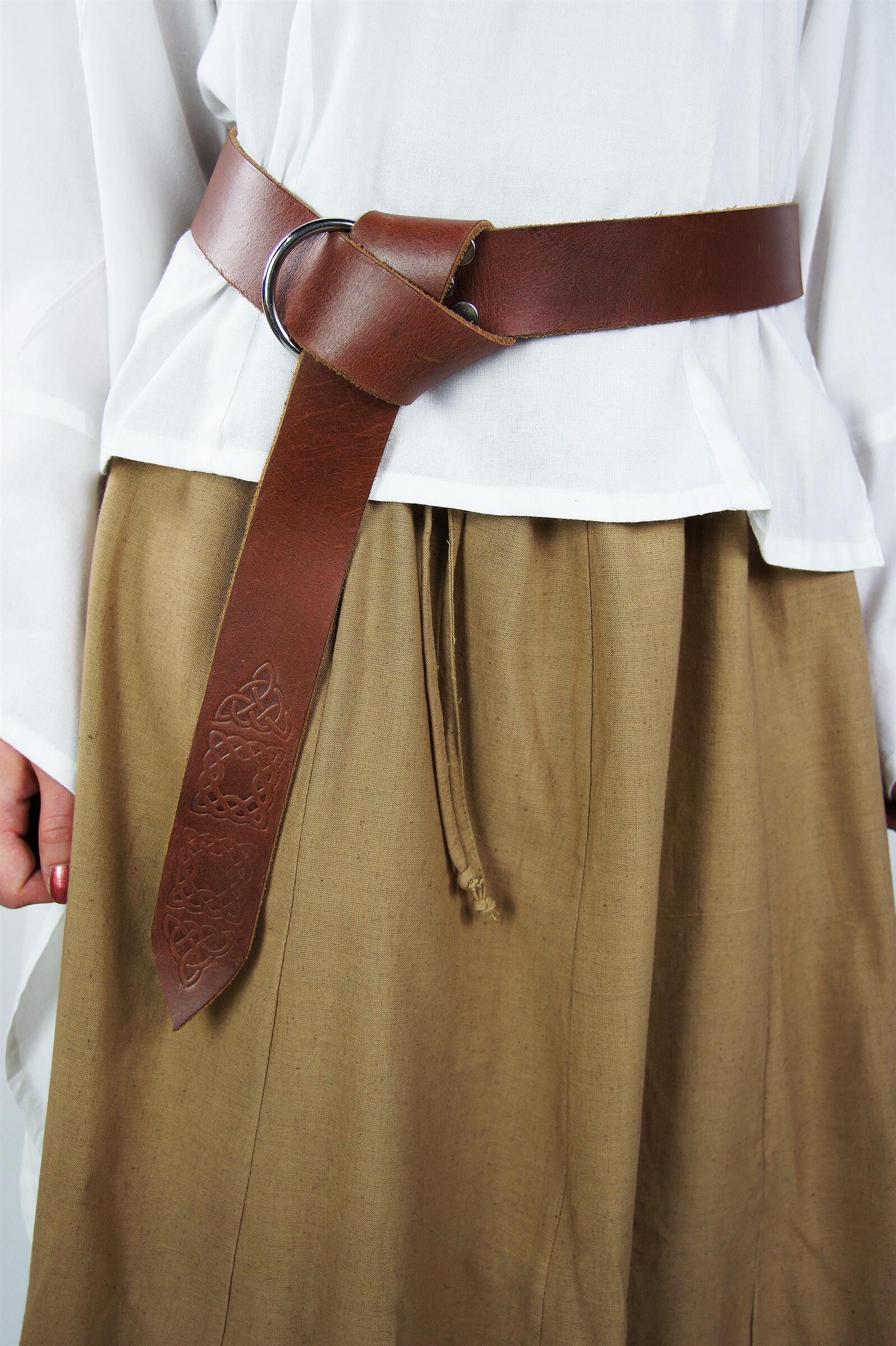 mittelalter- guertel-aus-leder-mit-keltischem-muster-braun Gürtel leder braun mittelalter