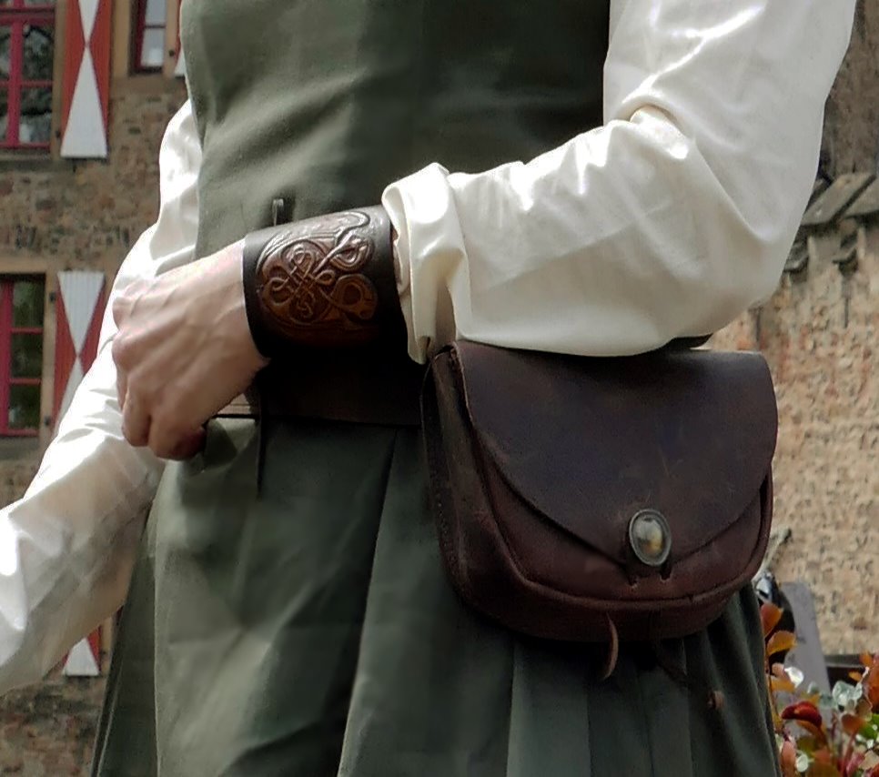 Uniform Gürtel Tasche braun