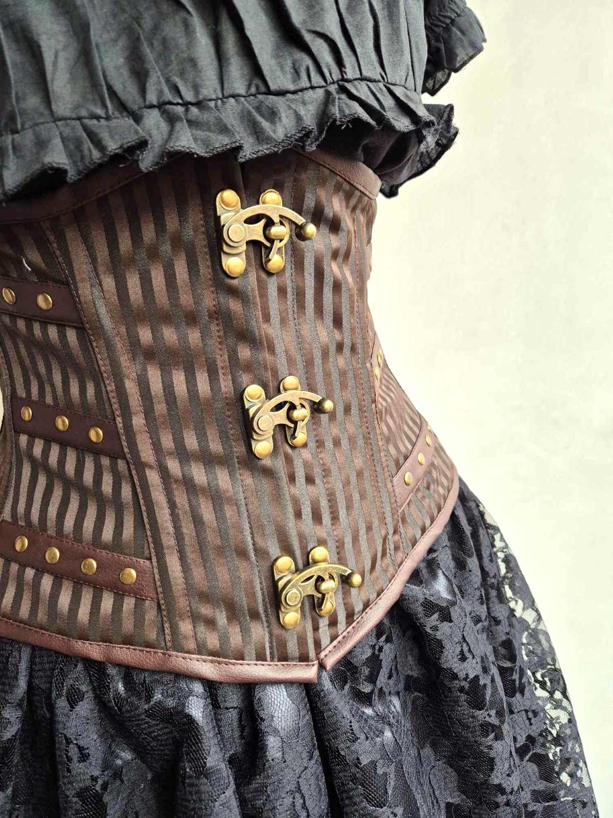 UB Corsage jacuard braun