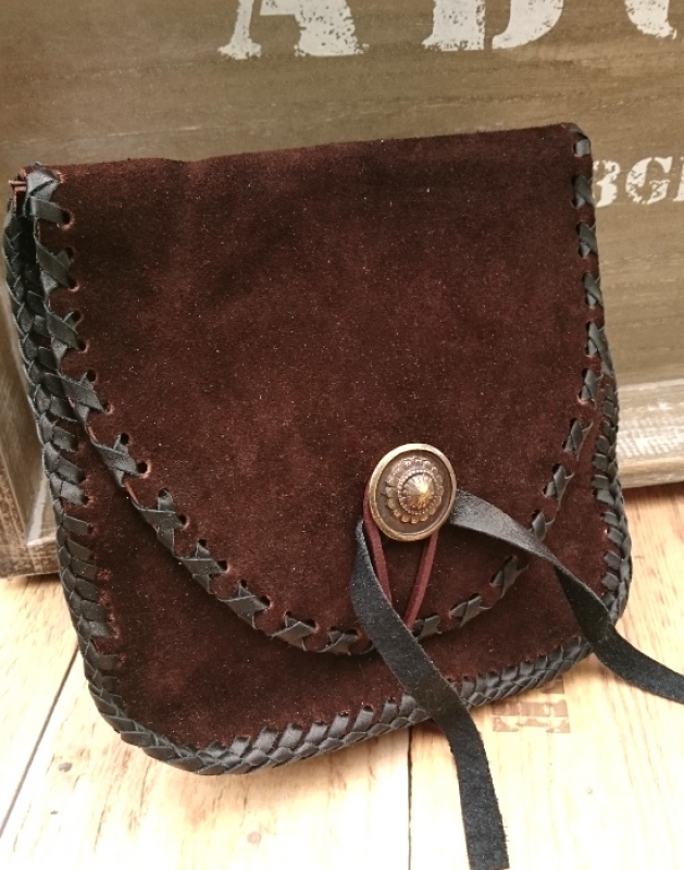 medieval__bag_for_belts