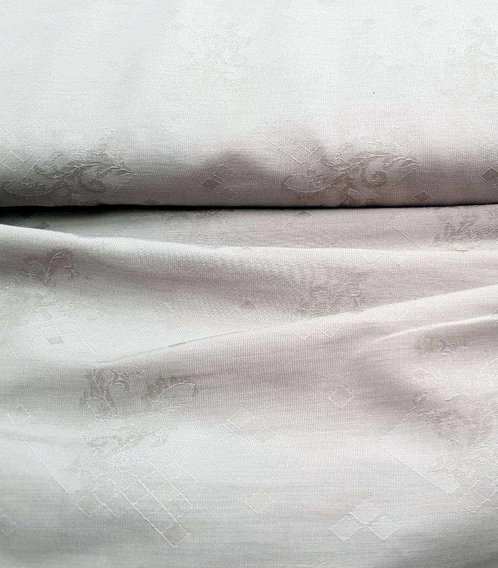 baumnwolle-blusenstoff-grauer-stoff-jacquard-restposten