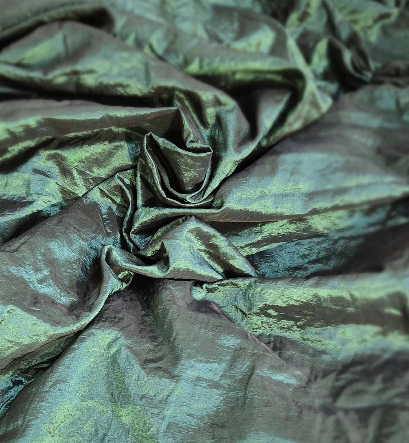 Taft Stoff Crincle mit Polyamid grün