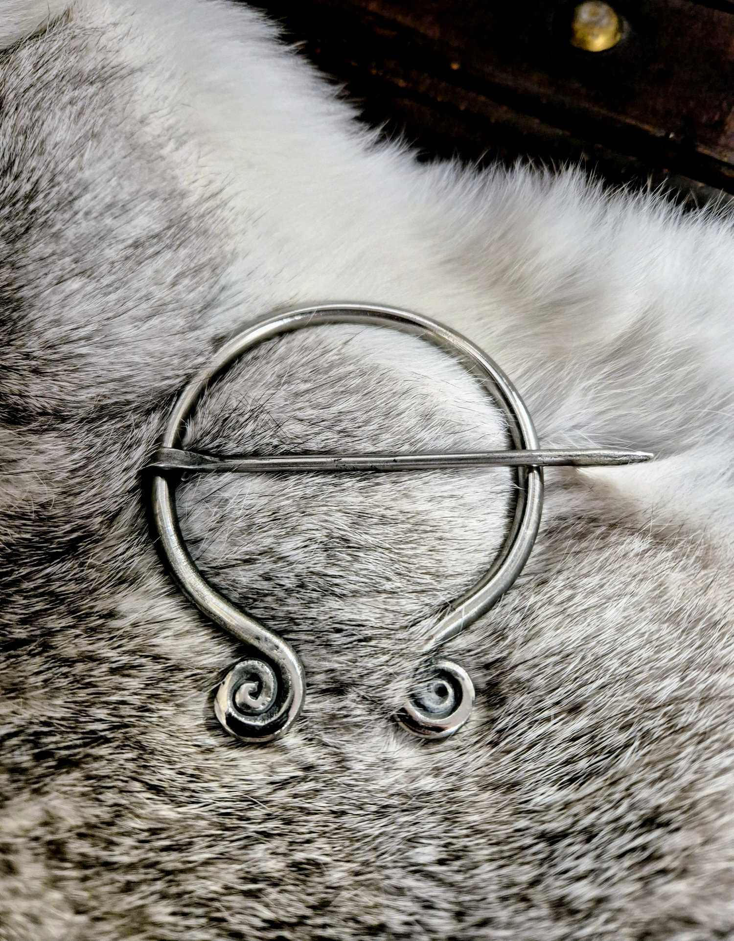 Fibel Eisen groß gedreht 8cm