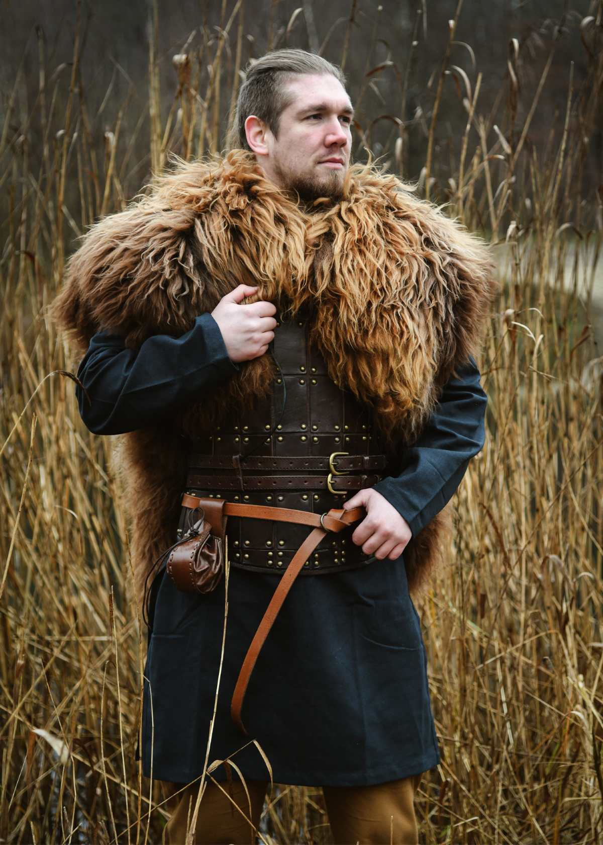 Schulter Fell Wikinger Herren naturbraun